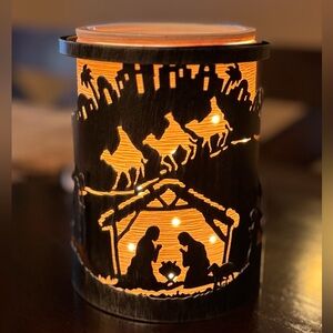 Scentsy 2 for 1 🤩 “Away in a Manger” & Etched Core